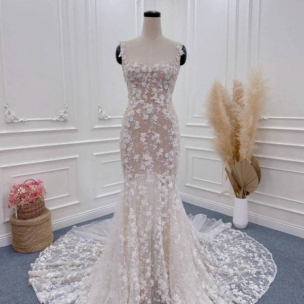 Gorgeous 3D Flower Fishtail Wedding Dress. Vintage Wedding Dress ...