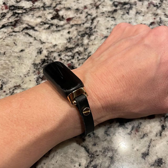 Fitbit Alta GOLD×BLACK【国内未発売・新品未使用】 Fitbit Alta GOLD×BLACK【国内未発売・新品未使用】 - メルカリ