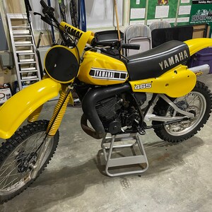 Yamaha Vintage Style Yellow Racing Stripe 10 Motorcycle Crossbar