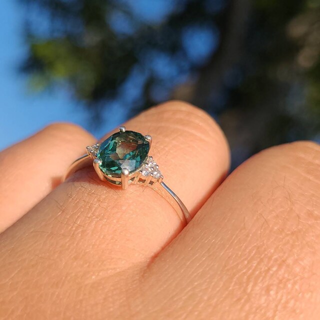 Delicate Vintage Engagement Ring, Green Sapphire Yellow Gold Delicate Vintage Engagement Ring, Green Sapphire Yellow Gold