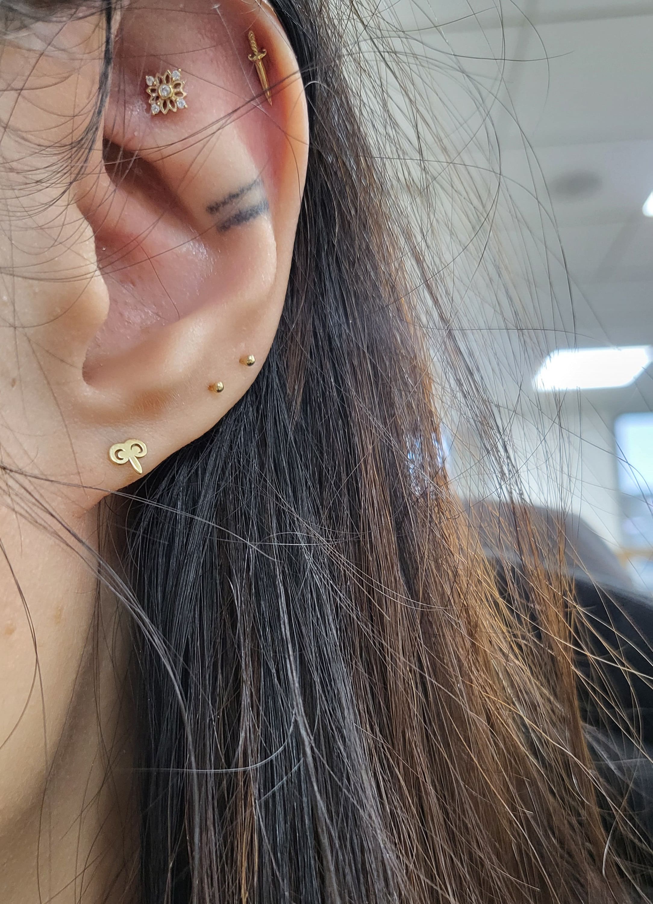 14K Solid Gold Threadless Zodiac Sign Tops/Push-In Labret/12 Constellation Zodiac Stud Earrings/Cartilage/Tragus/Helix/Conch/Earlobe Studs