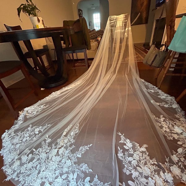 1 Tier Pearl Wedding Bridal Veil with Combbridal Cathedral