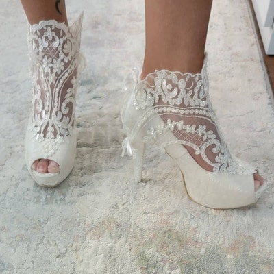 Boho Ivory Lace Bridal Boots With Pearls, Floral Lace Wedding Heels - Etsy