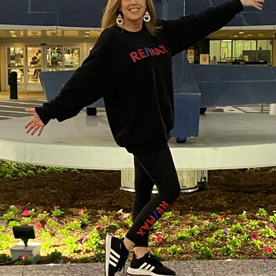 REMAX Real Estate Email Signature Canva Template With 8 Predefined ...