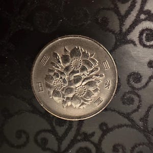 SINGLE YEAR (1989) Issue JAPANESE 100 Yen Vintage Coin