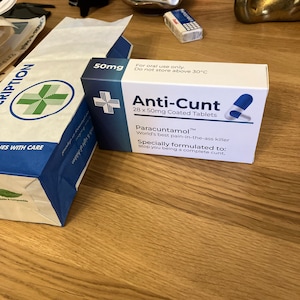 Anti-Cunt Prank Pill Box: Funny Gag Gift