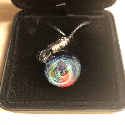 Collier Pendentif Galaxie En Verre Soufflé à La Main - Fait Main Au Japon, Boule De Verre 2 Cm, Cordon Cuir 75 Cm