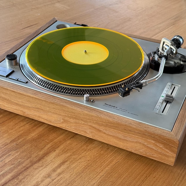 Technics 1200 1210 木製サラウンド、台座。ターンテーブル オーディオ