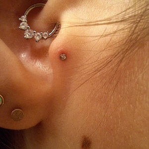 OUFER Body Piercing Rook Oorbellen 14K Solid Gold Wenkbrauw Ringen 16G Gebogen Barbell Rook Daith Oorbel Piercing Sieraden, Zirkonia, Zirkonia