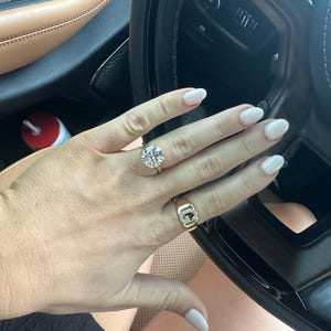 Jaslyn added a photo of their purchase