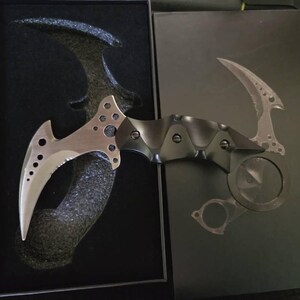 Classical Resident Evil Series Knife In Real Life Metal Leon