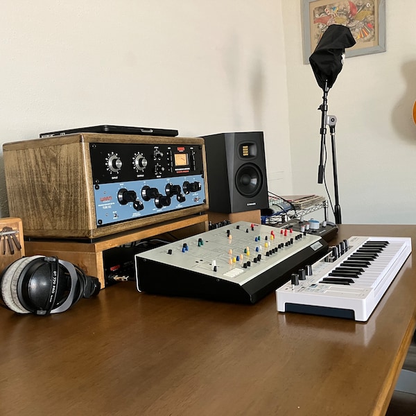 Handmade Hardwood 4U Studio Rack: 19