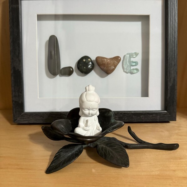 Statue mini Bouddha au ton pierre H 20 cm Statue mini Bouddha au ton pierre H 20 cm