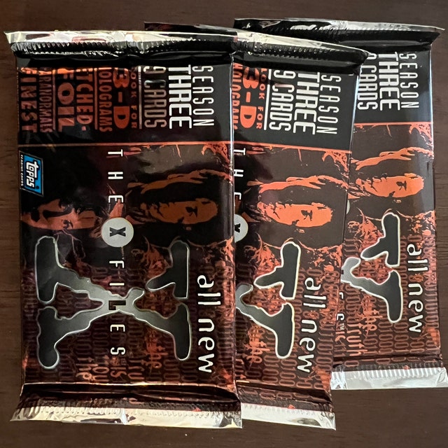 3 Packs of the X-files Season 3 Vintage Trading Cards. 9