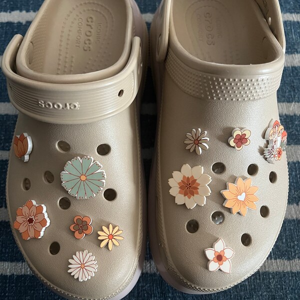 18Pcs Sports Game Astronaut Unicorn Flowers Shoe Charms, Sea Animals Food Fruits Mushroom Charms Pack For Women Men Shoe Decoration