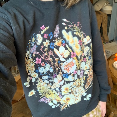Vintage Pressed Flowers Sweatshirt, Boho Cottagecore Crewneck, Pastel ...