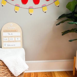 Personalized Daisy First Day of School Sign, Last Day of School, Custom ...