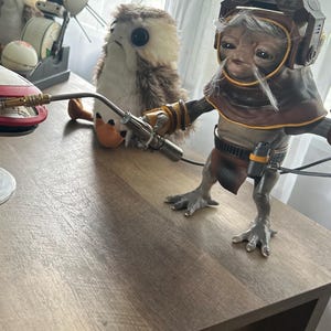 Babu Frik Blowtorch は、ディズニー スター ウォーズ ギャラクシーズ