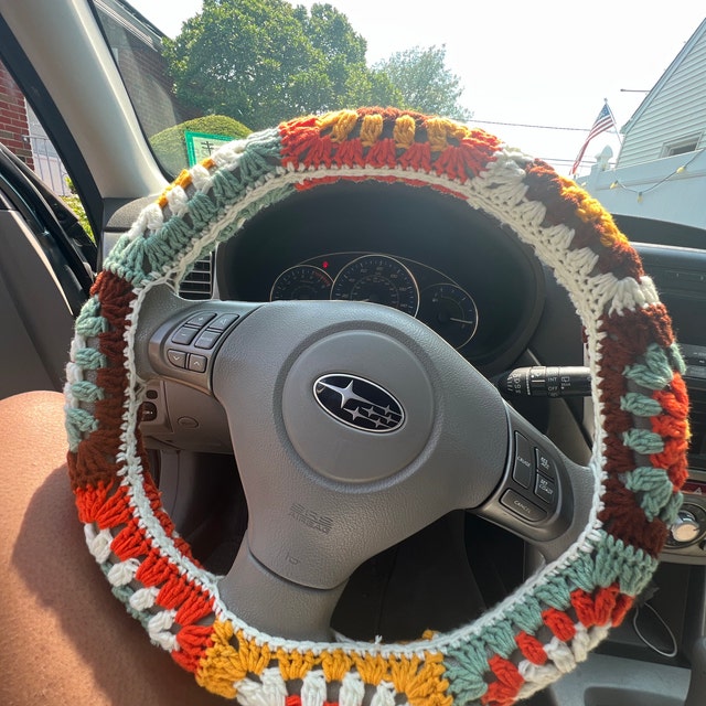 Handmade by Haniyyah: Car Steering Wheel Crochet Cover