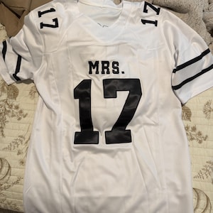 Shania added a photo of their purchase