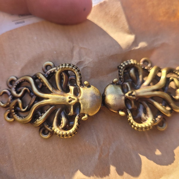 Eldritch Skull Clasps, Cthulhu Lovecraft Cultist Hook and Eye Fasteners ...