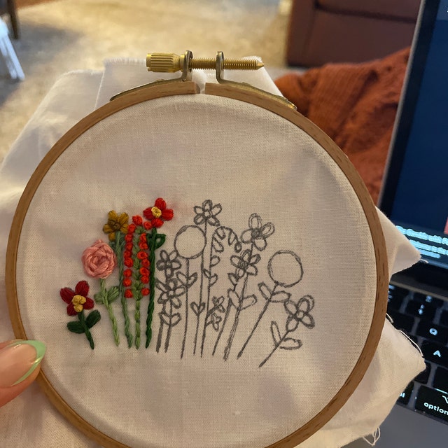 DIY Hand Embroidery Pattern PDF, Hand Embroidered Flower Garden, Roses and  Sunflowers, Summer Colors, Instant Download PDF, Nursery Decor 