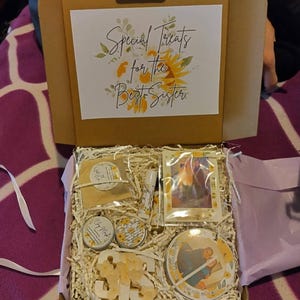 Personalized Birthday Gift Basket for Sisters, Special Treats Gift Box for the Best Sister, Sister Gift Box, Birthday Gift For Her