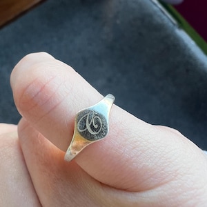 Custom Oval Signet Ring - Dainty Engraved Initial Ring - Personalized Gold Pinky Ring - Christmas Gift - Personalized Mini Ring - Mom Gifts