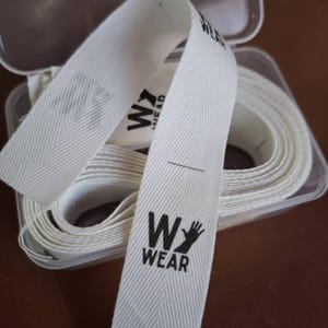Etichetta per ricamo organico Etichette tessute personalizzate per abbigliamento Etichette per collo intrecciato Etichetta in cotone per colletto da cucire  15