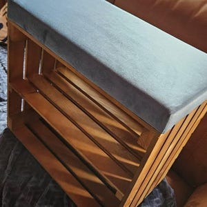 Rustic Wooden Crate Bench: Velvet Seat & Shoe Rack