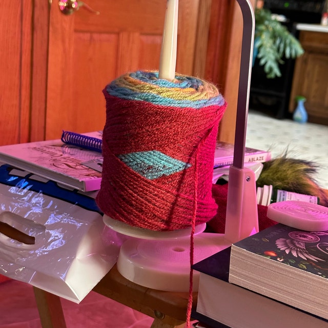 Japanese Wave Wristlet Yarn Carousel Crochet Knitting Yarn Holder