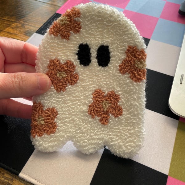 Daisy Ghost Mug Rug, Halloween Punch Needle Coaster, Daisy Ghostie ...