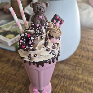 LAUREN added a photo of their purchase