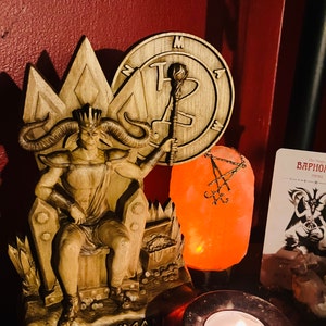 マモンの木像：角のある神のオカルト装飾 - Etsy 日本