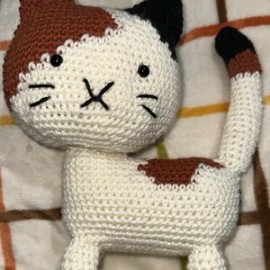 三毛猫のかぎ針編みパターンをすぐにダウンロード - DIY あみぐるみ