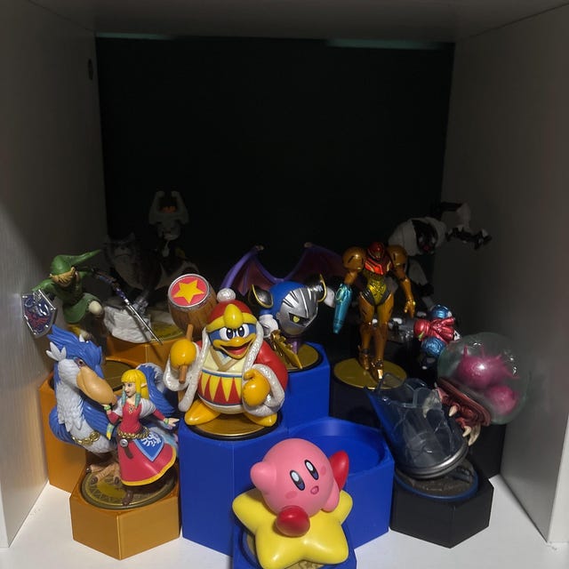 Amiibo ディスプレイスタンド - モジュラー - モジュールごとに4個収納