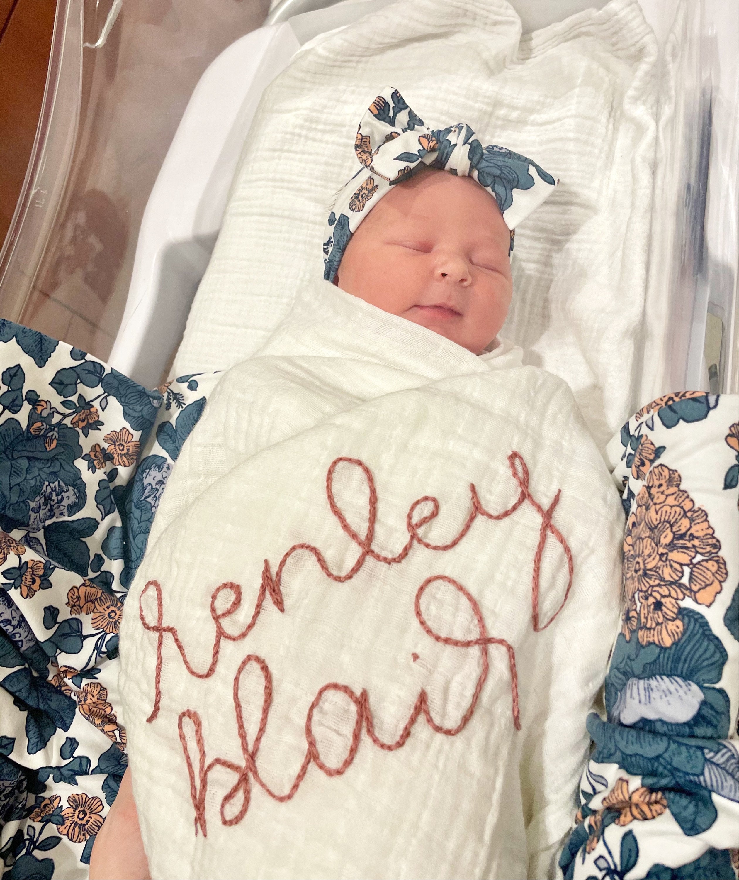 Hand Embroidered Baby Name Swaddle // Muslin Blanket //Name Announcement // Birth Announcement // Gender Reveal // Newborn Photos // Gift