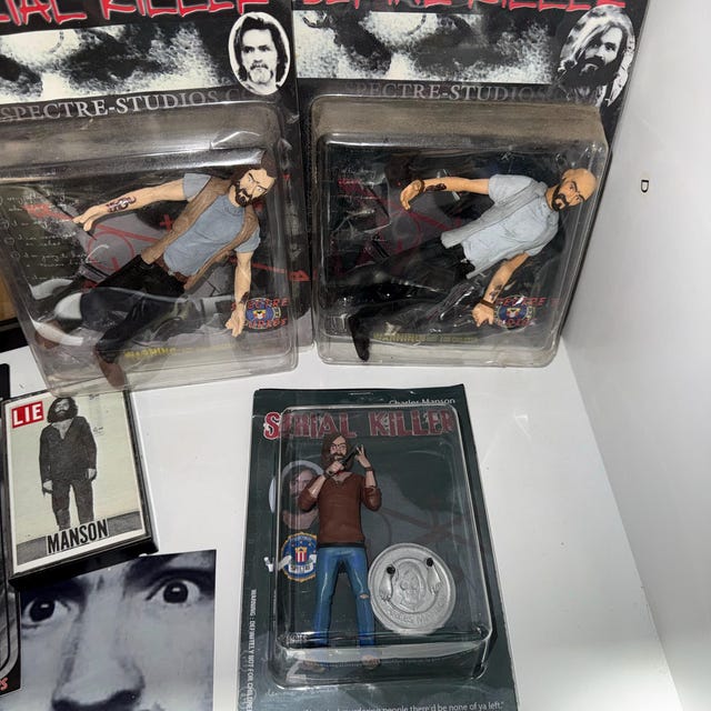 マンソン人形　シリアルキラー Charles Manson Action Figure 5 Inch Scale Spectrestudios - Etsy