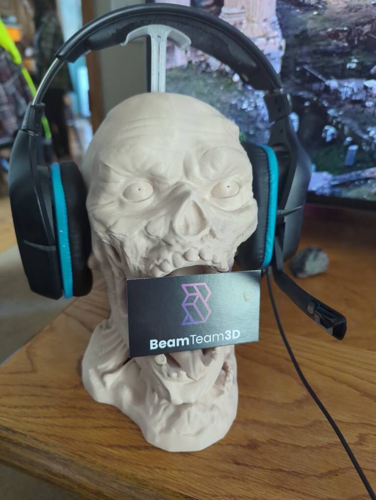 Zombie Head Headphone Stand - Bust Headset Holder - Horror Gamer Gift - Desk Decor