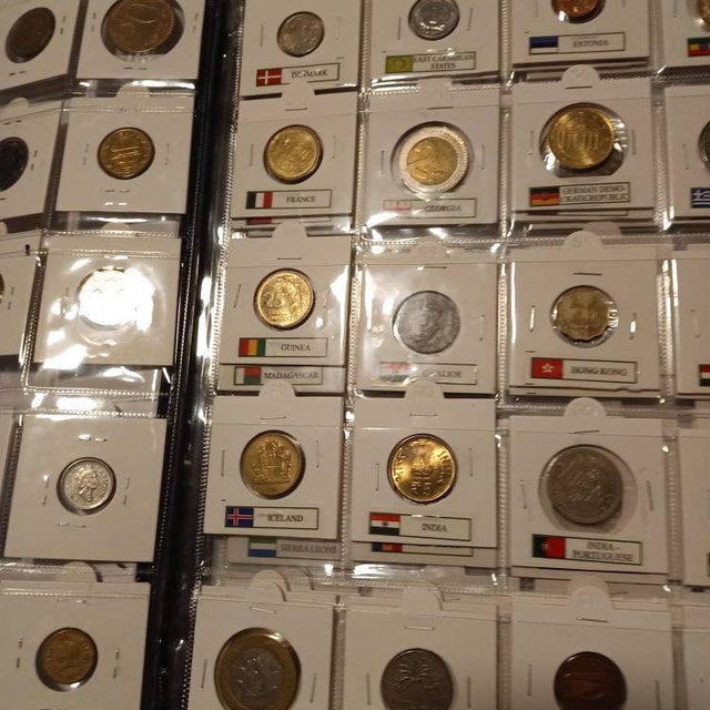 100 PCS Different Original Foreign World Coins From 100