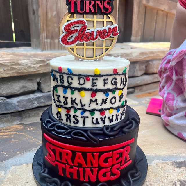 Déco Gâteau Stranger Things _ Bande De Sucre Pour Stranger Things - CLIDM