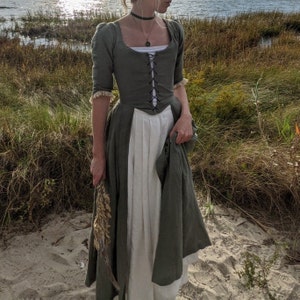 18th Century Dress in Almond Green Linen Outlander Dress - Etsy