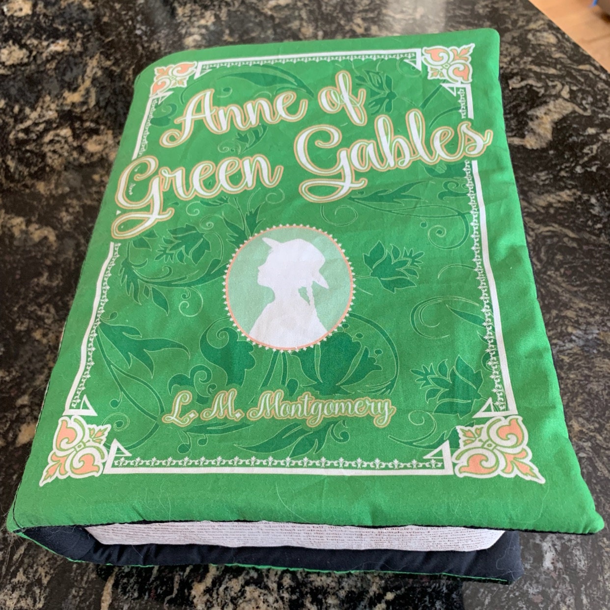 Anne of Green Gables Pillow Book