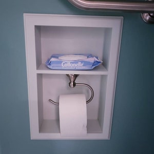 DIY - Recessed Toilet Paper Holder - Remodelando la Casa