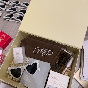 Zaineb added a photo of their purchase