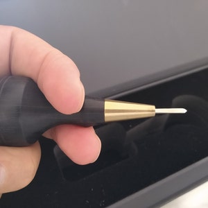 Ricardo added a photo of their purchase