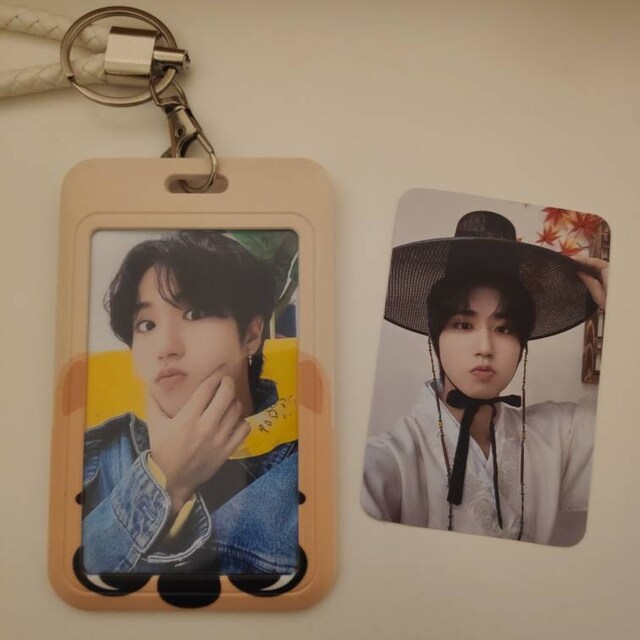 K-pop Stray Kids Skzoo Photocard Holder Keychain Rabbit