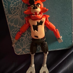 フレディーズ　着せ替え　アクション　フィギュア Amazon.co.jp: Five Nights at Freddy's Figures 6点セット FNAF 可動