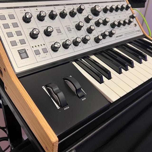 MOOG SUB PHATTY サイドパネル換装済 Moog Little & Sub Phatty sidepanels (solid oak) - 2 Many Synths
