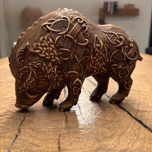 グリンブルスティの猪像：北欧異教の木彫、バイキングの装飾 - Etsy 日本